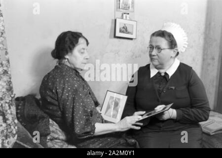 Dans Artisten-Altersheim Obermeisenthal ; Deutsches Reich 1930er Jahre. Maison de retraite des artistes dans Obermeisenthal, Allemagne 1930. Banque D'Images