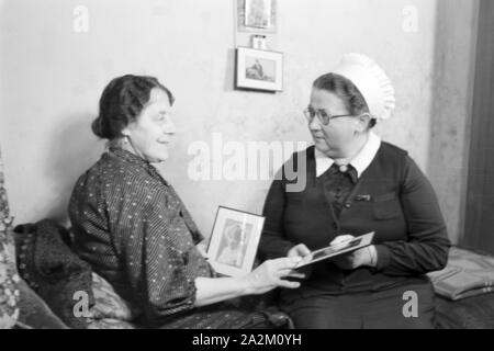 Dans Artisten-Altersheim Obermeisenthal ; Deutsches Reich 1930er Jahre. Maison de retraite des artistes dans Obermeisenthal, Allemagne 1930. Banque D'Images