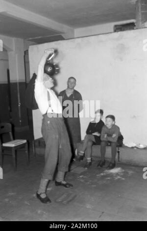 Dans Artisten-Altersheim Obermeisenthal ; Deutsches Reich 1930er Jahre. Maison de retraite des artistes dans Obermeisenthal, Allemagne 1930. Banque D'Images