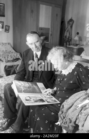 Dans Artisten-Altersheim Obermeisenthal ; Deutsches Reich 1930er Jahre. Maison de retraite des artistes dans Obermeisenthal, Allemagne 1930. Banque D'Images