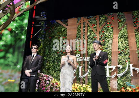 Tokyo, Japon. 3ème Oct 2019. (L-R) acteurs Sam Riley, Angelina Jolie et musicien japonais MIYAVI assister à une première mondiale au Japon pour le Disney's 'Maleficent : maîtresse du Mal' le 3 octobre 2019, à Tokyo, Japon. Le film est une suite de 2014 a frappé 'Maleficent' et sortira le 18 octobre. Credit : AFLO/Alamy Live News Banque D'Images