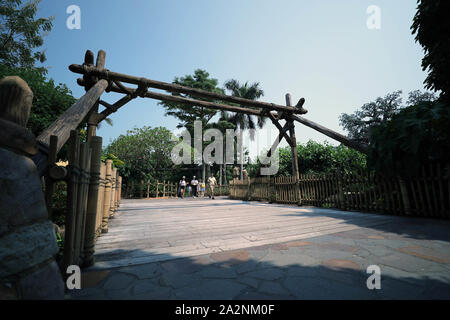 (191003) -- BEIJING, 3 octobre 2019 (Xinhua) -- Photo prise le 30 septembre 2019 présente le Disneyland Resort à Hong Kong, Chine du sud. (Xinhua/Lu Ye) Banque D'Images