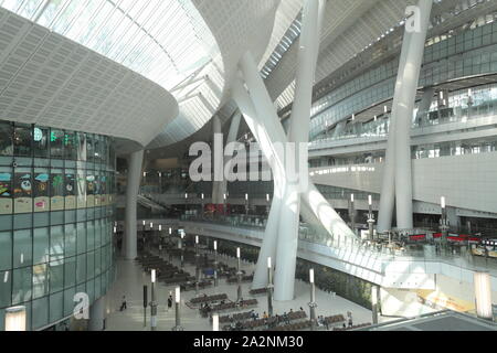 (191003) -- BEIJING, 3 octobre 2019 (Xinhua) -- Photo prise le 2 octobre 2019, indique le haut-débit de West Kowloon station ferroviaire à Hong Kong, en Chine. (Xinhua/Lu Ye) Banque D'Images