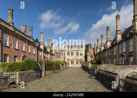 La clôture des victoires – une rue médiévale classée en 1ère année à Wells, Somerset, Angleterre, Royaume-Uni Banque D'Images