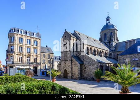 France, Manche, Cotentin, Coutances, l'église de Saint Nicolas // France, Manche (50), Cotentin, Coutances, l'église Saint-Nicolas Banque D'Images
