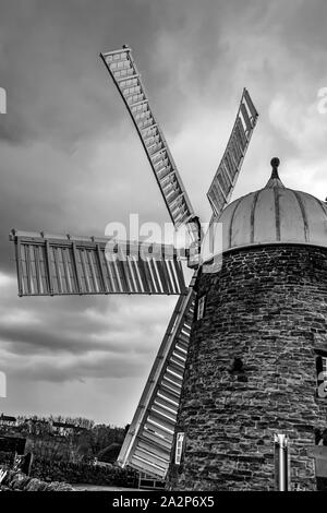 Six historique classé Grade II a navigué de la tour de pierre moulin à Heage Derbyshire, Royaume-Uni Banque D'Images