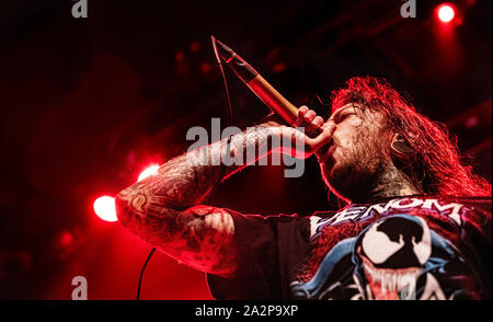 Copenhague, Danemark. 09Th Oct, 2019. Le groupe de deathcore américain Chelsea Grin effectue un concert live à Amager Bio à Copenhague. Ici le chanteur Tom Barber est vu sur scène. (Photo crédit : Gonzales Photo/Alamy Live News Banque D'Images