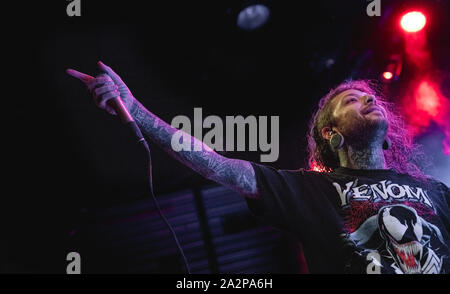 Copenhague, Danemark. 09Th Oct, 2019. Le groupe de deathcore américain Chelsea Grin effectue un concert live à Amager Bio à Copenhague. Ici le chanteur Tom Barber est vu sur scène. (Photo crédit : Gonzales Photo/Alamy Live News Banque D'Images