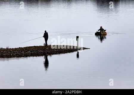 Au pêcheur à un lac artificiel, dans le domaine de l'Massvlakte, une partie de l'accumula artificiellement port de Rotterdam, Pays-Bas, Mer Oostvoornse, Banque D'Images