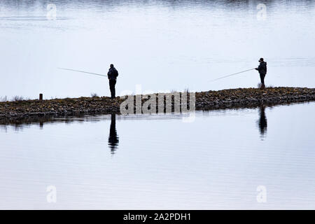 Au pêcheur à un lac artificiel, dans le domaine de l'Massvlakte, une partie de l'accumula artificiellement port de Rotterdam, Pays-Bas, Mer Oostvoornse, Banque D'Images