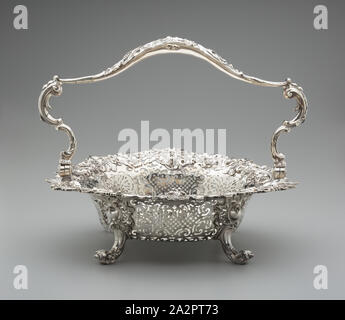 William Cripps, anglais, ca. 1717-1767, une corbeille de fruits, entre 1750 et 1751, argent, Total : 11 3/4 × 15 1/2 x 13 1/4 pouces, 5 livres 5,8 onces (29,8 × 39,4 × 33,7 cm, 2 kg 432,4 g Banque D'Images