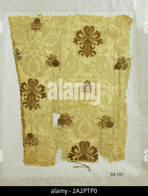 L'Espagnol, islamique, Fragment de textile avec les araignées, début du 14ème siècle, lampas de soie avec Brocade, 10 1/2 x 8 1/2 po Banque D'Images