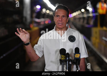 Gouverneur Andrew Cuomo visite au Projet de réhabilitation du tunnel L, New York, USA - 29 Sep 2019 - gouverneur Cuomo et des hauts dirigeants d' la MTA Banque D'Images