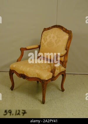 Inconnu (français), Fauteuil, 1725/1775, de bois et de velours, 38 x 29 1/2 x 28 1/2 in. (96,52 x 74,9 x 72,4 cm Banque D'Images