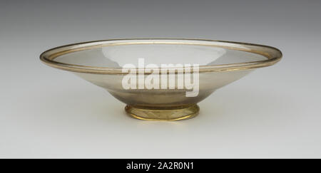 Roman, Dish, 4ème ou 5ème ANNONCE de siècle, verre, 2 x 8 1/4 x 6 in. (5,7 x 20,3 x 15,2 cm Banque D'Images