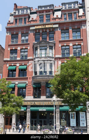 Barnes & Noble Booksellers, Union Square, New York City, États-Unis 2019 Banque D'Images