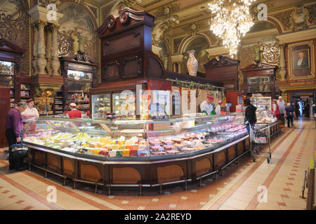 L'intérieur d'Yelissev Yeliseyevsky ou épicerie à Moscou, Russie, 10 Septembre, 2019 Banque D'Images