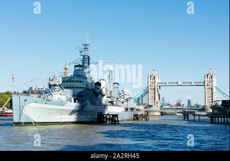 HMS. Belfast cruiser et le Tower Bridge en 13. Septembre 2019. Londres ( Royaume-Uni ) Banque D'Images