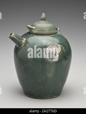 Aiguière de forme ovale avec couvercle, Inconnu, Dynastie Tang, 800s, Grès (changsha Ware), H : 6-3/4 in., Art asiatique Banque D'Images