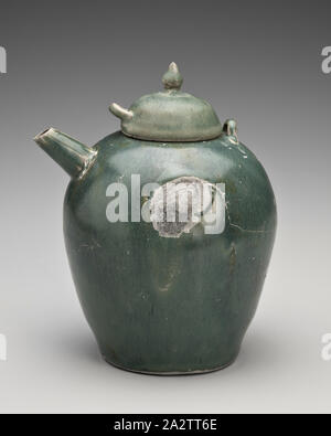 Aiguière de forme ovale avec couvercle, Inconnu, Dynastie Tang, 800s, Grès (changsha Ware), H : 6-3/4 in., Art asiatique Banque D'Images