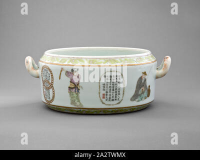 Famille-rose soupière, Daoguang, dynastie Qing, période, Daoguang, 1900-1980, porcelaine, émail glaze, 3-5/8 x 9-11/16 (diam.), Art Asiatique. Banque D'Images