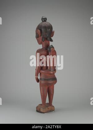 La figure de la mère et de l'enfant, Baga, 20e siècle, Bois, pigments, fer à repasser, 36-1/2 x 8-3/4 x 10 po., l'Art Africain Banque D'Images