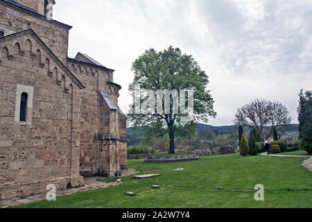 Le monastère de Gradac, la Serbie, le 04 mai 2019. Le côté et environs du monastère érigé dans la seconde moitié du 13ème siècle (vers 1275), sur la Banque D'Images