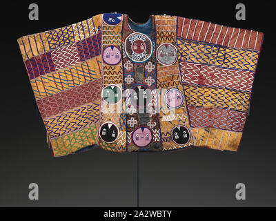 Robe de cérémonie du roi, peuple Yoruba, 1925-1950, velours, coton, perles de verre importé, 73 x 46 x 1 in., du textile et des arts de la mode Banque D'Images