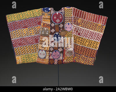 Robe de cérémonie du roi, peuple Yoruba, 1925-1950, velours, coton, perles de verre importé, 73 x 46 x 1 in., du textile et des arts de la mode Banque D'Images