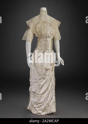 Robe de mariage (robe, ceinture de smoking), Inconnu, 1913, de soie et de satin, en mousseline de soie, dentelle, une robe) : centre retour 71 in., façade 55 in., buste en 31., 22., taille dans les hanches 31 in., longueur du manchon 12 in., les épaules en 16. B) cummberbund : 26-1/2 x 21 in.), une tenue vestimentaire : estampillé : NAÏADE, grande tenue, d'hygiène - justifié, pour le nettoyage utiliser de l'eau savonneuse chaude et de l'ammoniac, appuyez modérément chauffé avec fer à repasser, 103 C, soie, américain, du textile et de l'Arts de la mode Banque D'Images