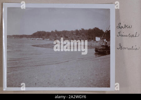 Photographie - le lac Timsah', 'l'Égypte, le capitaine Edward Albert McKenna, la Première Guerre mondiale, 1914-1915, l'une des 139 photos dans un album à partir de la Première Guerre mondiale, susceptibles d'avoir été prise par le capitaine Edward Albert McKenna. Les photos : le 7e Bataillon de la formation dans le Camp Mena, l'Égypte, et des visites. Le lac Timsah, Image représentant Ismaïlia Banque D'Images