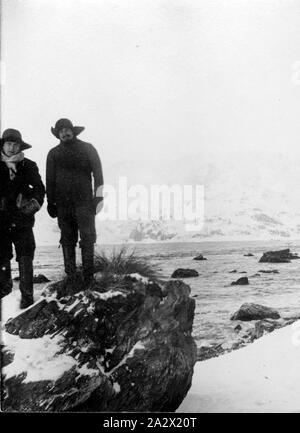 Photographie - par George Rayner, Antarctique, 1927-1939, photographie prise lors d'une expédition en Antarctique et les îles sub-antarctiques, vers 1932. Prise par George Rayner en utilisant une minuterie déclencheur Banque D'Images