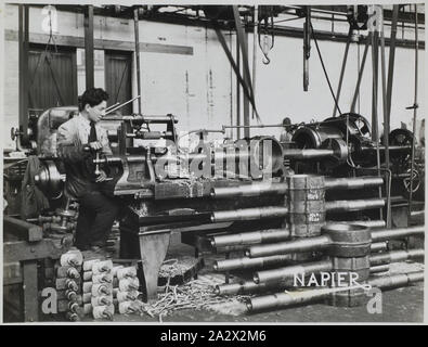 Photographie - D. Napier & Son Ltd, fabrication Aero Engines, en Angleterre, vers 1918, une partie d'une collection de photographies, de négatifs et diapositives utilisées pour la recherche par des conservateurs à Museum Victoria Banque D'Images