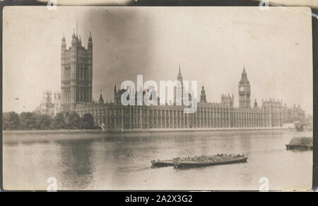 Photographie - Chambres du Parlement et Big Ben, Londres, Tom Robinson, Lydster La Première Guerre mondiale, 1916-1919, l'un d'une collection de 60 petites photographies prises par Tom Robinson Lydster Lydster au cours de la Première Guerre mondiale a été affecté à la 14 e Bataillon d'infanterie - 5 à 12, 3060 Nombre de renforts. Il a servi dans la 4e compagnie de mitrailleurs. Il a reçu la Médaille militaire et de la Médaille militaire à Bar Banque D'Images