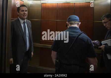 Washington, United States. 06Th Oct, 2019. Devin représentant Nunes (R-CA) quitte la réunion du Comité du Renseignement de la Chambre où l'ex-Envoyé spécial pour UkraineÊKurt VolkerÊis d'être interviewé à la capitale américaine de Washington, DC le Jeudi, Octobre 3, 2019. Photo par Tasos Katopodis/UPI UPI : Crédit/Alamy Live News Banque D'Images