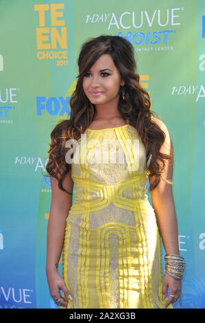 LOS ANGELES, CA. 07 août 2011 : Demi Lovato arrive au Teen Choice Awards 2011 au Gibson Amphitheatre, à Universal Studios, Hollywood. © 2011 Paul Smith / Featureflash Banque D'Images