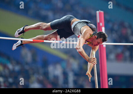 DOHA, QATAR. Oct 03, 2019. Niklas Kaul d'Allemagne participe à la Perche Hommes - Décathlon pendant jour 7 de l'IAAF World Athletics Championships - 2019 de Doha à Khalifa International Stadium sur Jeudi, 03 octobre 2019 à DOHA, QATAR. Credit : Taka G Wu/Alamy Live News Banque D'Images