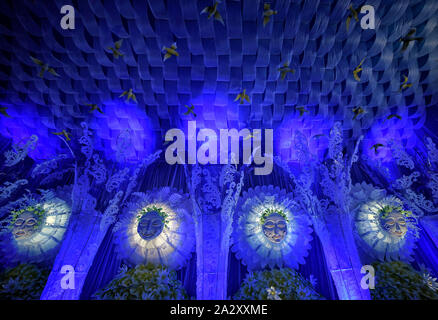 Kolkata, Inde. 06Th Oct, 2019. Pandal temporaires (lieu de prière) décorées avec des concepts créatifs de fête vu pendant le festival.Durgapuja est la plus grande fête hindoue célébrée à Kolkata et fonctionne pendant 9 jours. Durga est une description de la puissance de la déesse dans la mythologie Hindoue. Credit : SOPA/Alamy Images Limited Live News Banque D'Images