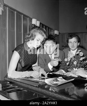 Sophia Loren. L'actrice italienne, présentée lors de la visite de Stockholm Suède en décembre 1955. Banque D'Images