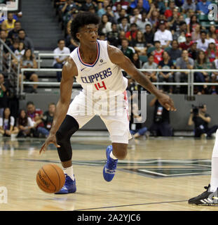 3 octobre 2019 - Los Angeles Clippers guard Terance Mann # 14 lors d'un match pré-saison entre les Los Angeles Clippers et les Rockets de Houston au shérif Stan Center sur le campus de l'Université de Hawaï à Manoa à Honolulu, HI - Michael Sullivan/CSM. Banque D'Images