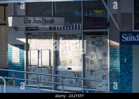 Une agence de presse locale ou l'agent shop dans la banlieue de Sydney, Australie fermée en raison de la baisse des ventes de journaux et magazines imprimés Banque D'Images