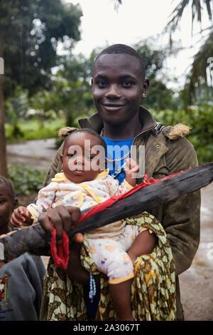 République centrafricaine Bangui voiture St Pierre Hardy(18) anti balaka fighter Jeu Makbajen fils Michel(1)a tué plus de 100 personnes avec sa machette Ph Banque D'Images