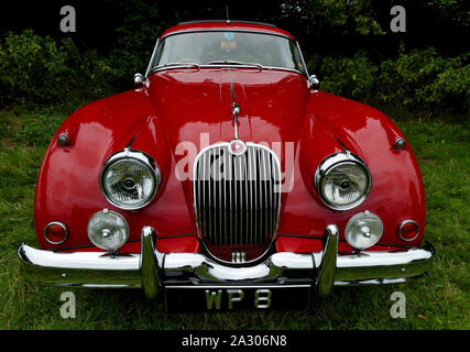 Jaguar XK 150, WP 8, voiture classique à la Chiltern Open Air Museum, dans le Buckinghamshire. Banque D'Images