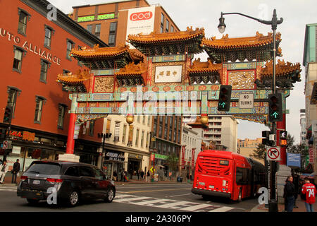 L 'AMITIÉ' Archway- le portique traditionnel dans le quartier chinois, Washington DC, USA Banque D'Images