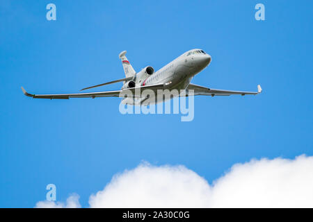 LE BOURGET PARIS - JUN 20, 2019 : Nouveau Dassault Falcon 8X jet d'affaires de l'exécution au Bourget Banque D'Images