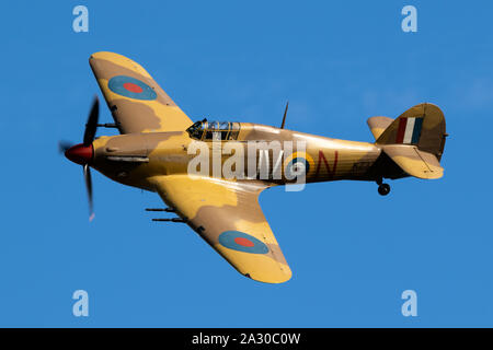 KLEINE-BROGEL, BELGIQUE - Sep 14, 2019 : Vintage WW2 Hawker Hurricane IV warbird en vol à la base aérienne d'Oostende. Banque D'Images