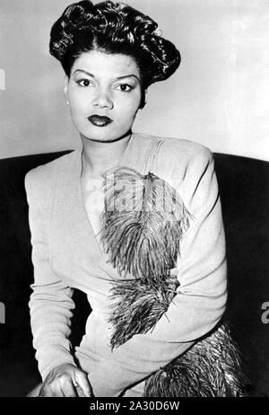 PEARL BAILEY (1918-1990) Actrice et chanteuse américaine du cinéma sur 1945 Banque D'Images