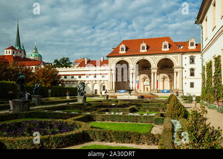 Matin d'automne au jardin Wallenstein à Prague, République tchèque. Banque D'Images