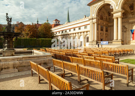 Matin d'automne au jardin Wallenstein à Prague, Tchéquie. Banque D'Images