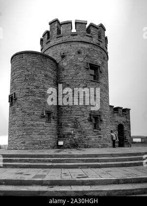 O'Brien's Tower, les Falaises de Moher, comté de Clare, d'Irlande Banque D'Images